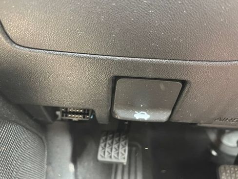 Used 2021 Chevrolet Malibu LT FWD image 20