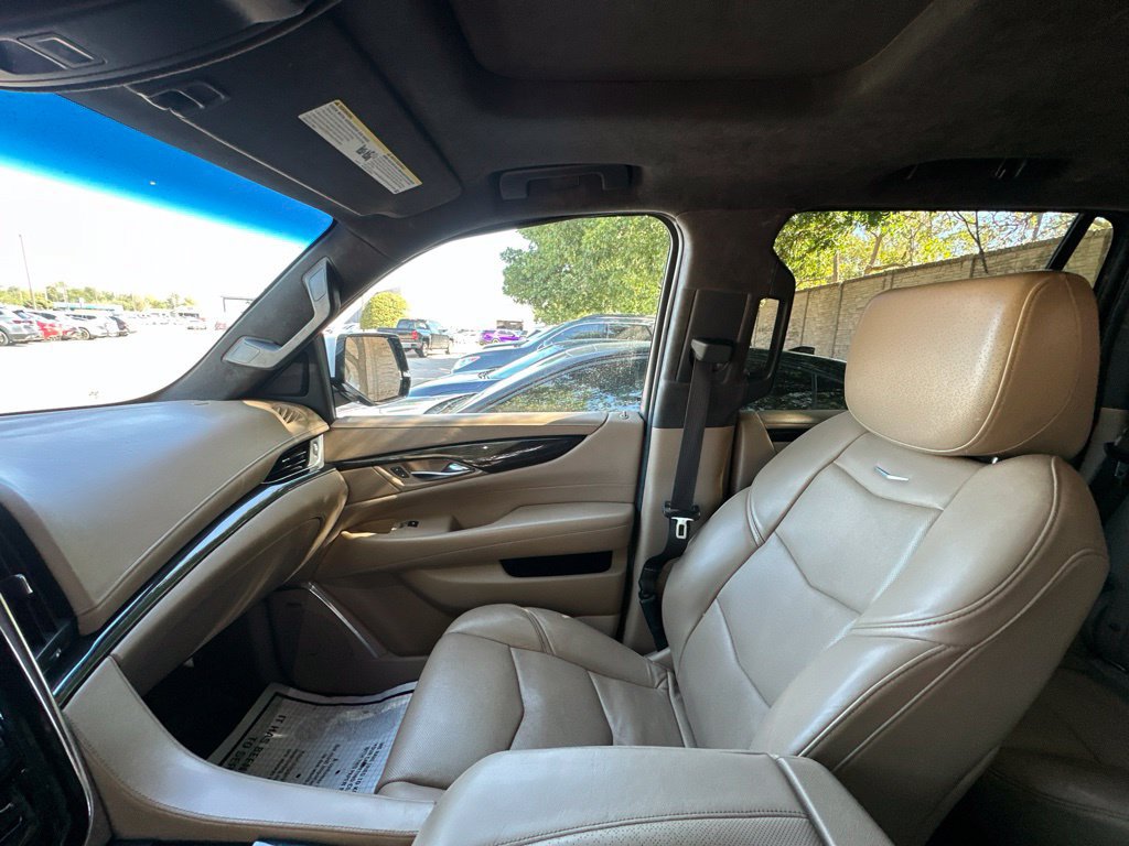 Used 2018 Cadillac Escalade Platinum AWD/4WD image 24
