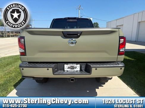 Used 2018 Nissan Titan PRO-4X AWD/4WD image 4