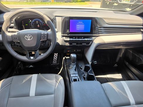 Used 2025 Toyota Camry SE w/ Convenience Package FWD image 26