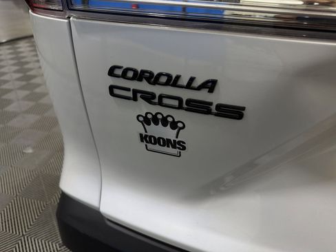 Used 2025 Toyota Corolla Cross AWD Hybrid image 14