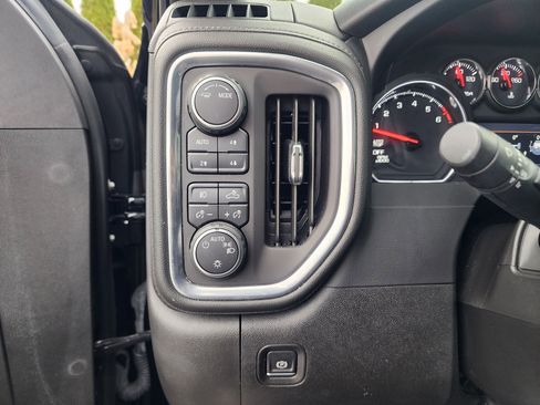 Used 2021 Chevrolet Silverado 1500 RST w/ Z71 Off-Road Package image 27