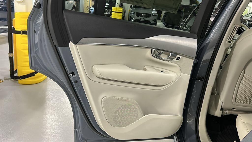 Certified 2023 Volvo XC90 B5 Core w/ Protection Package Premier AWD/4WD image 21