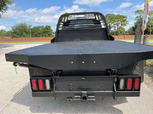 Used 2022 RAM 3500 Tradesman w/ Chrome Appearance Group AWD/4WD image 6