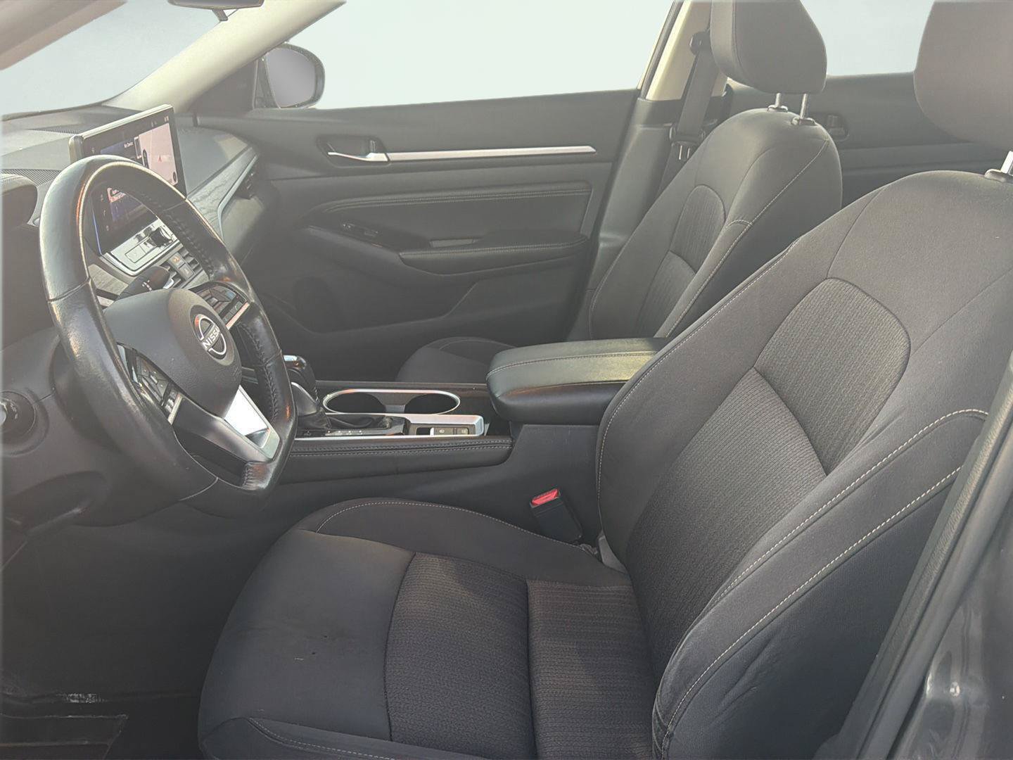 Used 2023 Nissan Altima 2.5 SV w/ SV Premium Package AWD/4WD image 12
