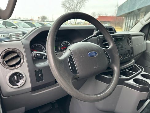 Used 2011 Ford E-250 and Econoline 250 w/ PWR Group image 3