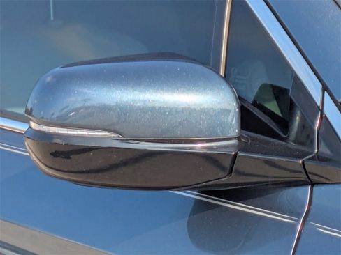 Used 2022 Honda Pilot Touring image 11