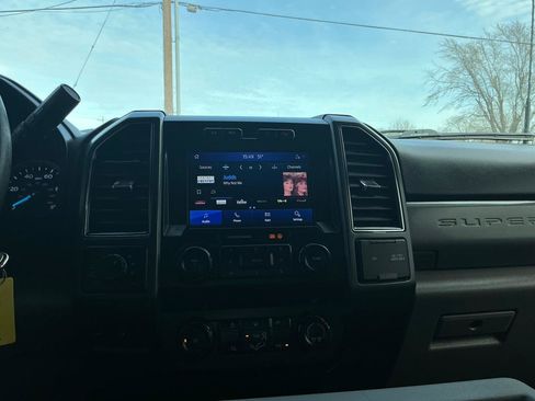 Used 2022 Ford F250 XLT w/ FX4 Off-Road Package AWD/4WD image 23