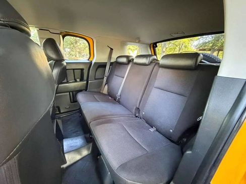 Used 2007 Toyota FJ Cruiser 2WD image 11