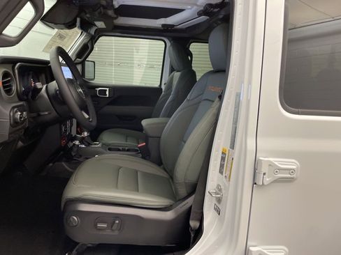 New 2026 Jeep Gladiator Mojave AWD/4WD image 16