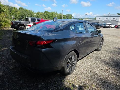 Used 2025 Nissan Versa SV FWD image 8