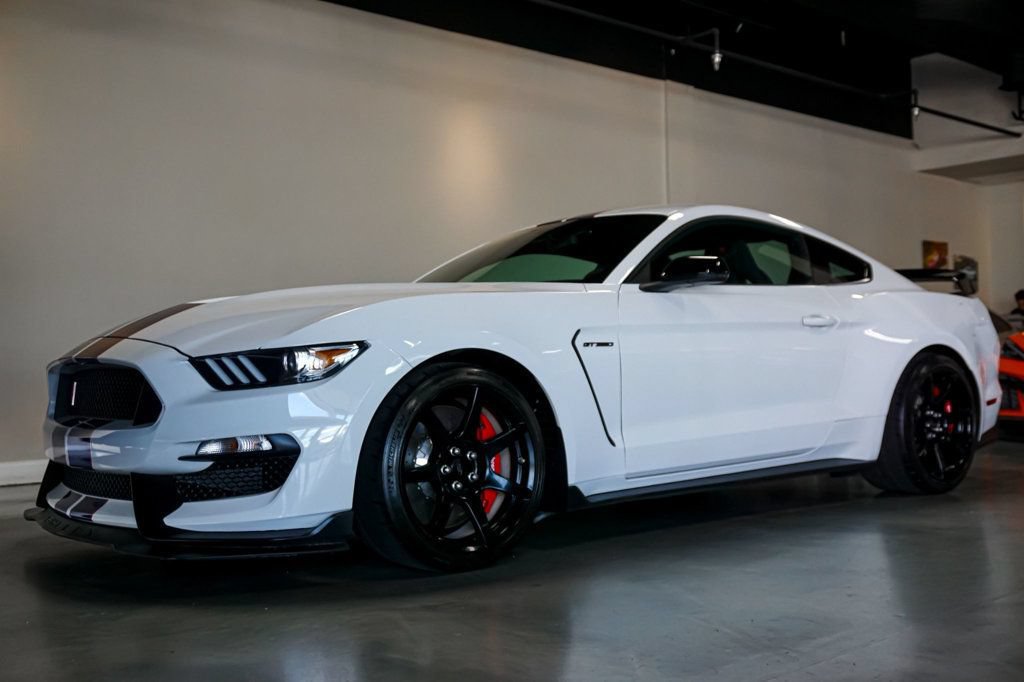 Used 2016 Ford Mustang Shelby GT350R w/ GT350R Equipment Group 920A RWD image 3
