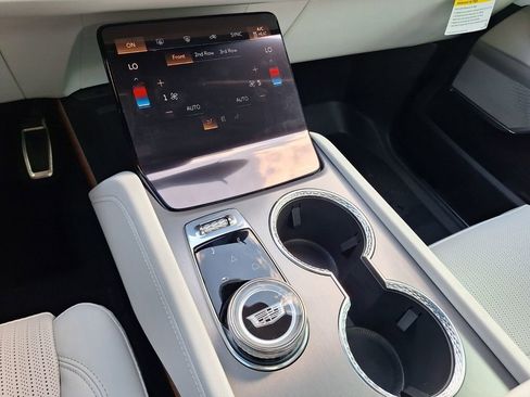 New 2026 Cadillac Vistiq Sport image 19