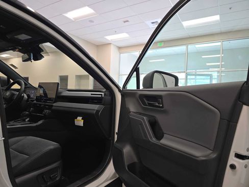 Certified 2026 Toyota RAV4 XSE w/ Panoramic Sun Roof Package AWD/4WD image 29
