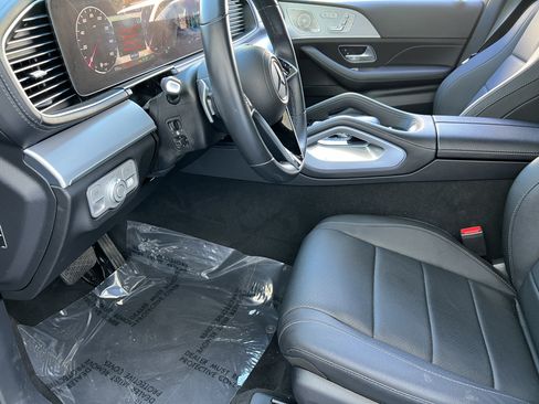 Used 2025 Mercedes-Benz GLS 450 4MATIC image 15