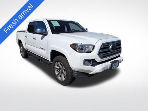 Used 2019 Toyota Tacoma Limited AWD/4WD image 1