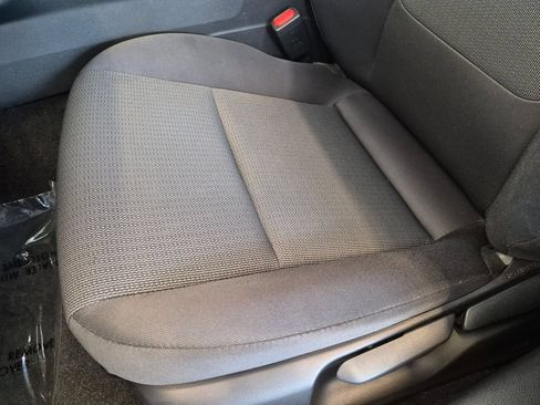 Used 2025 Toyota Prius LE FWD image 17