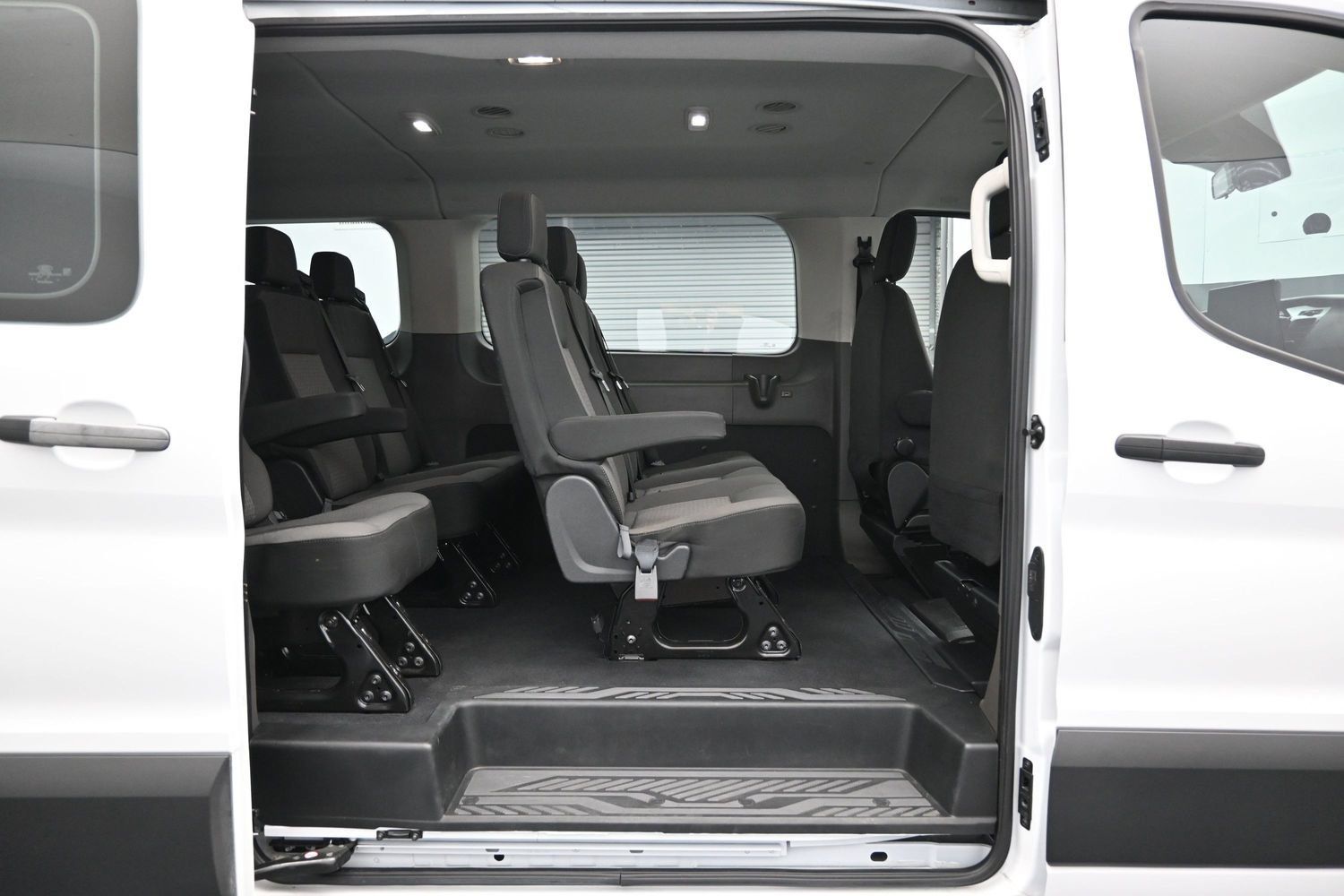 Used 2024 Ford Transit 350 XLT RWD image 11