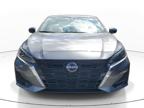 Used 2024 Nissan Altima 2.5 S image 2