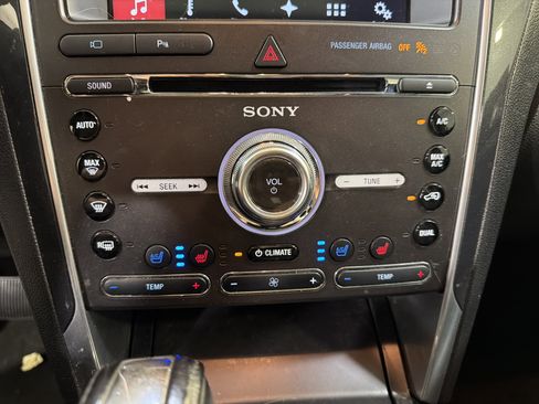 Used 2017 Ford Explorer Sport w/ Equipment Group 401A AWD/4WD image 19