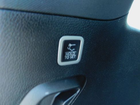 Used 2022 Jeep Wagoneer Series III w/ Flexible Seating Group image 16