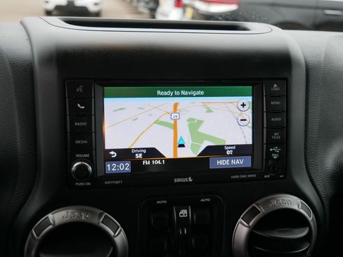 Used 2018 Jeep Wrangler Unlimited Sahara image 22