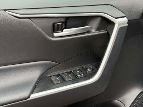 Used 2023 Toyota RAV4 XLE w/ Convenience Package image 13