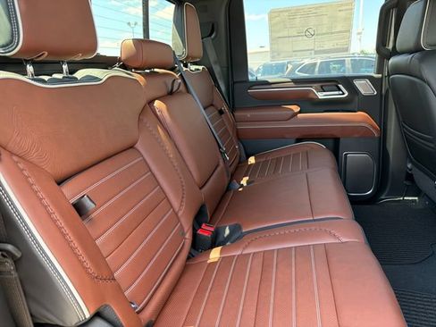 New 2026 GMC Sierra 2500 Denali Ultimate AWD/4WD image 23