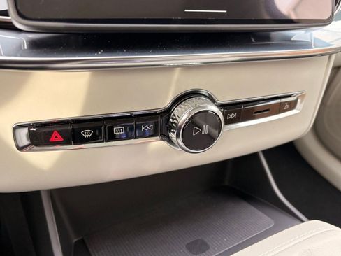 New 2026 Volvo XC90 T8 Ultra w/ Protection Package AWD/4WD image 17