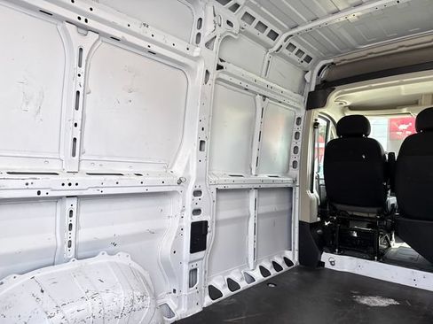 Used 2021 RAM ProMaster 2500 w/ Convenience Group FWD image 14