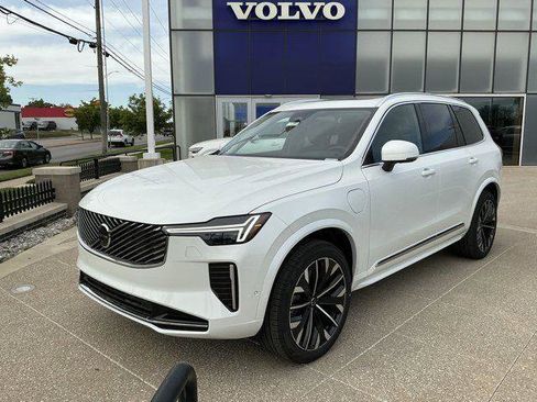 New 2026 Volvo XC90 T8 Plus w/ Protection Package AWD/4WD image 2