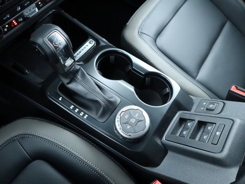 New 2025 Ford Bronco Outer Banks image 9