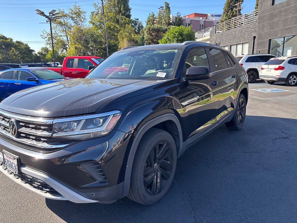 Used 2022 Volkswagen Atlas Cross Sport SE FWD image 9