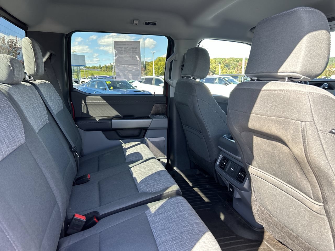 Used 2026 Ford F250 XLT w/ XLT Premium Package AWD/4WD image 19