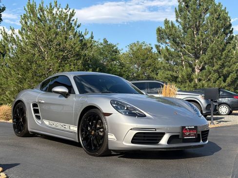 Used 2024 Porsche 718 Cayman RWD image 4