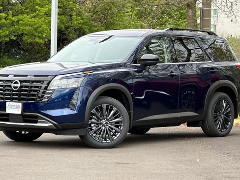 New 2026 Nissan Pathfinder SL image 1