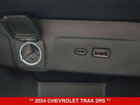 Used 2024 Chevrolet Trax RS FWD image 30