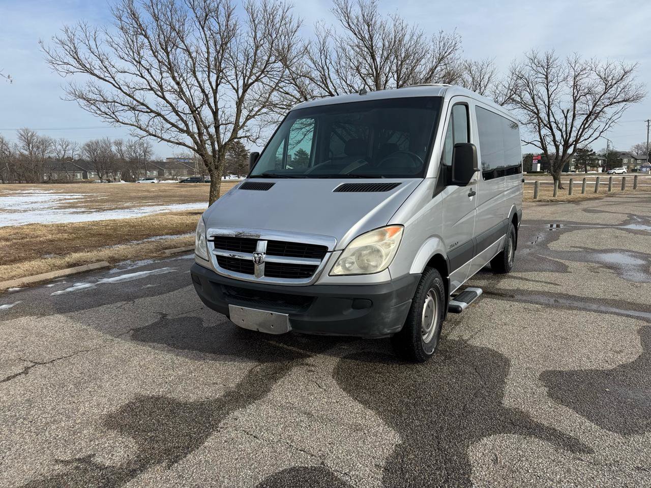 Used 2007 Dodge Sprinter 2500 w/ Cooling Group RWD image 3