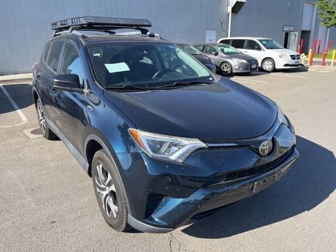 Used 2018 Toyota RAV4 LE w/ Carpet Mat Package AWD/4WD image 3