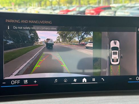 Certified 2025 BMW 330i Sedan image 25