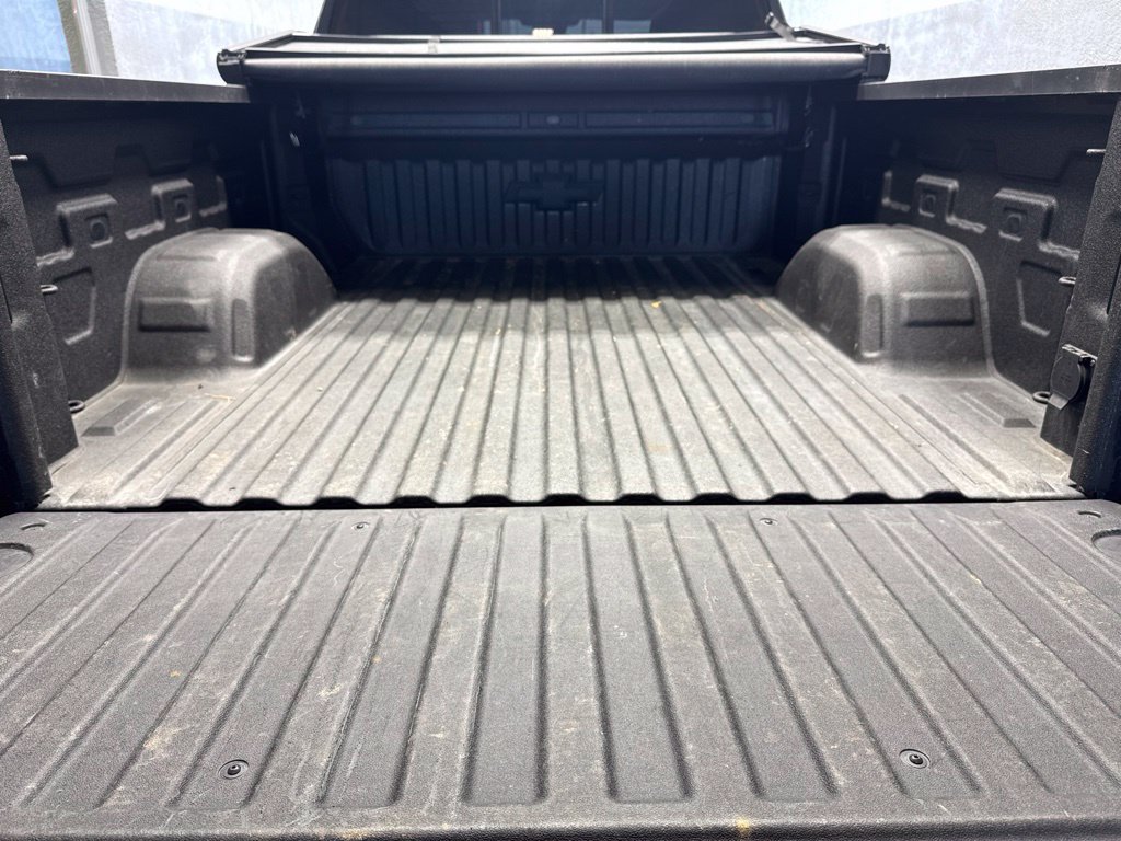 Used 2023 Chevrolet Silverado 1500 LTZ w/ LTZ Premium Package AWD/4WD image 32