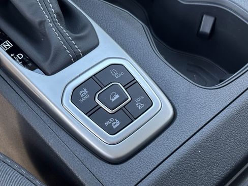 New 2026 Nissan Frontier SV w/ All-Weather Content Package image 19