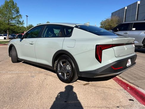 Used 2025 Kia K4 LXS image 8