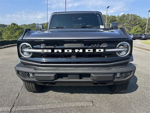 Used 2022 Ford Bronco Outer Banks image 3