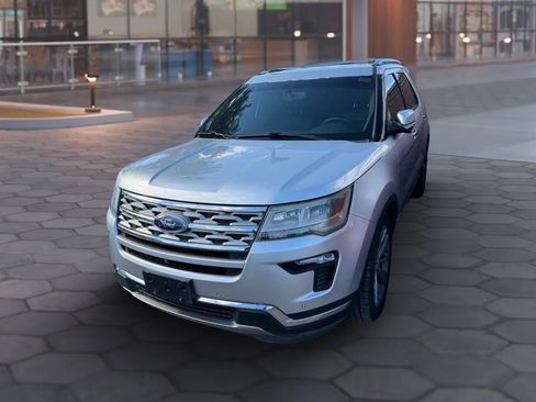 Used 2018 Ford Explorer Limited FWD image 2