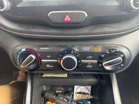 Used 2021 Kia Soul LX image 13