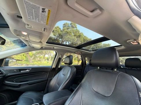 Used 2017 Ford Edge Titanium w/ Equipment Group 301A FWD image 10