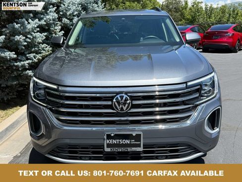 Used 2025 Volkswagen Atlas SE AWD/4WD image 2