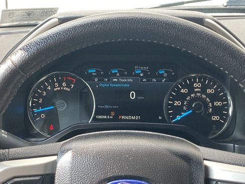 Used 2015 Ford F150 Lariat w/ Equipment Group 502A Luxury AWD/4WD image 15