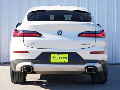 Used 2023 BMW X4 xDrive30i w/ Premium Package image 11